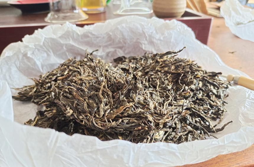 卖茶20年的老司机含泪哭诉：卖茶！懂茶的人永远卖不过隔壁老王